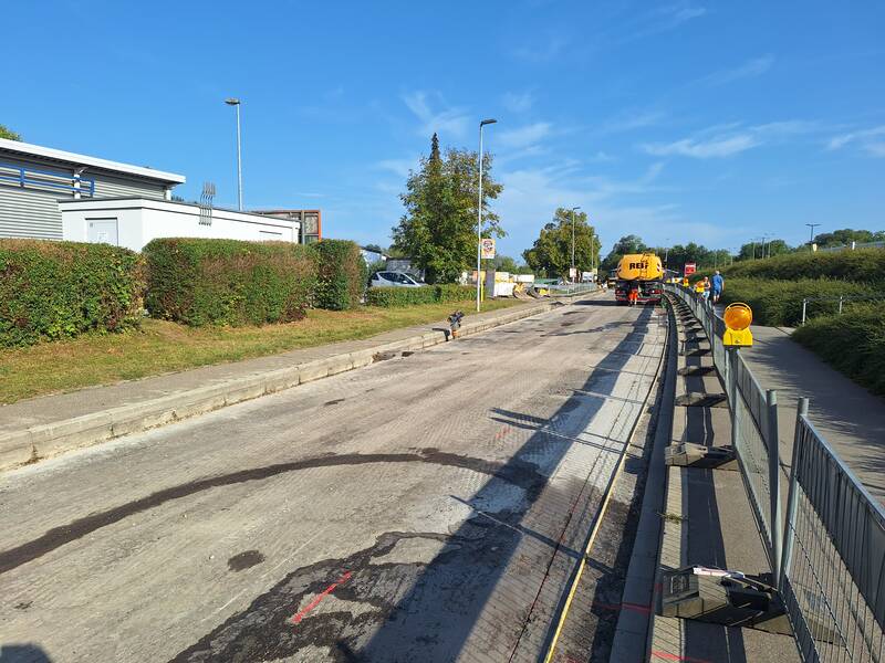 ge beim Abtragen der Asphaltdecke