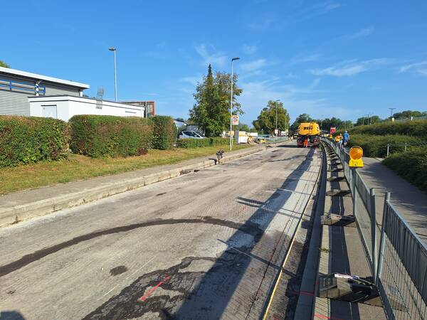 ge beim Abtragen der Asphaltdecke