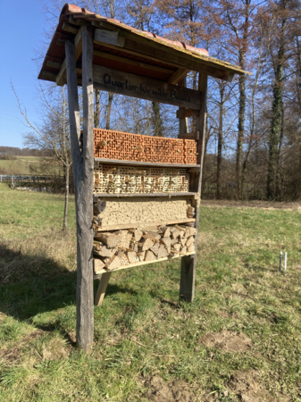 Insektenhotel - Wildbienenhaus